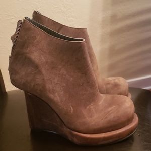 Goran Horal Tall Wedge